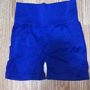 blue booty scrunch shorts